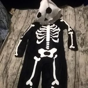 Pottery barn kids Glow in the dark skeleton costume size 7-8